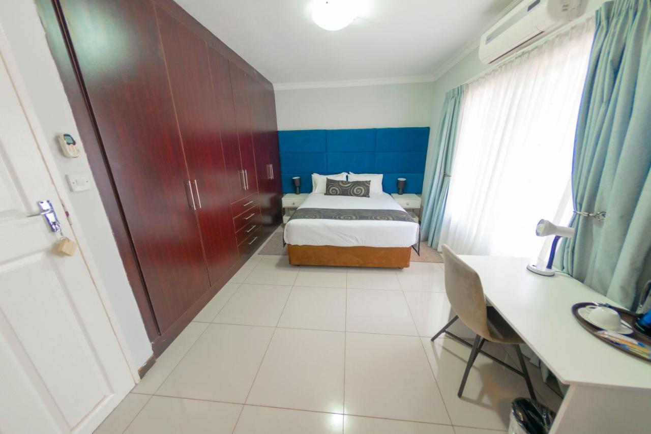Green Lagoon Guest House ハボローネ エクステリア 写真